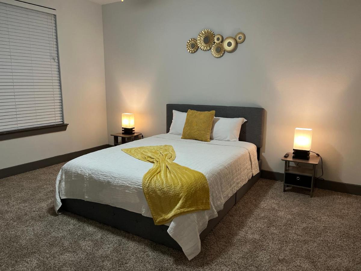 Appartamento Comfy Abode Near Bush Airport Houston Esterno foto